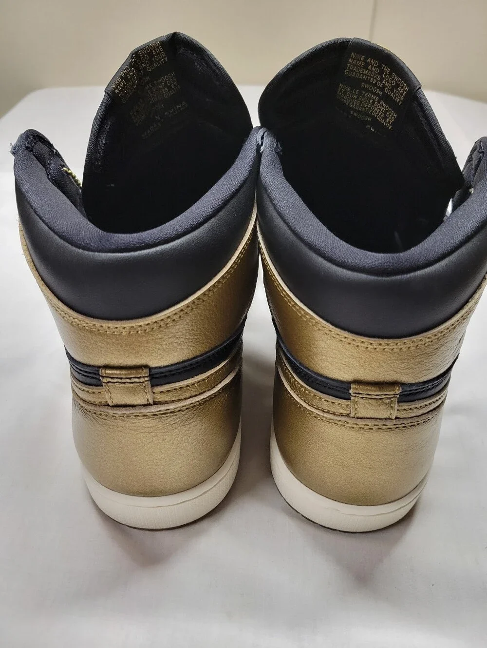 NWOB Nike Air Jordan 1 Retro High OG Shoes ‘Black/Gold’ DZ5485 071 - Size 10.5